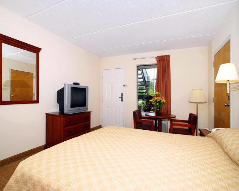 Econo Lodge Inn & Suites Lugoff Zewnętrze zdjęcie